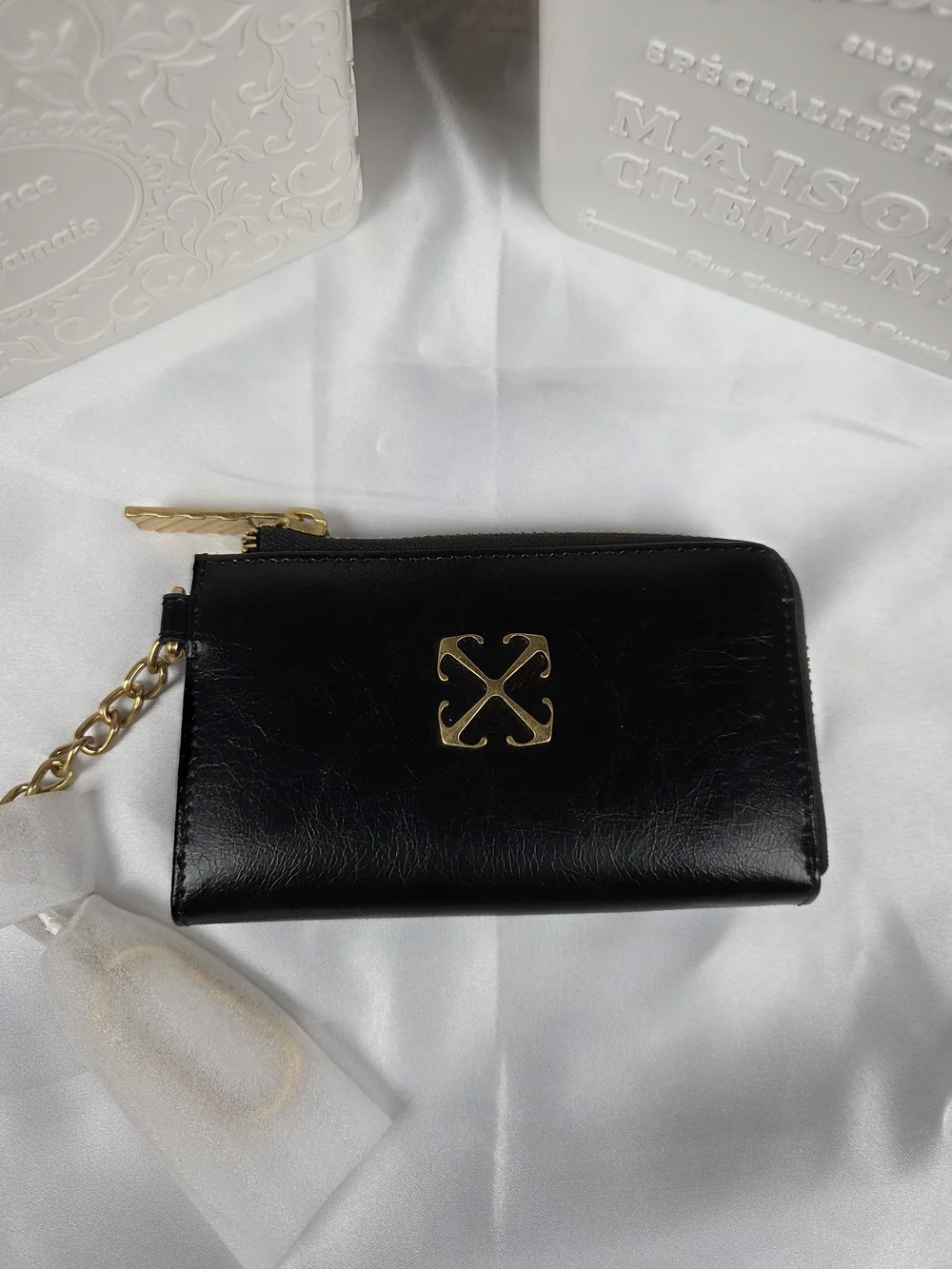 Authentic Off-White Black Leather Zip Card Holder Wallet Gold Arrow Logo Card